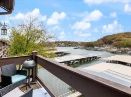 Lakefront Condo Indoor pool sauna & pickle ball