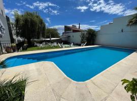CASTELLNOVO HOTEL, hotel v destinácii Villa Carlos Paz