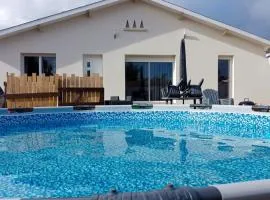 Charmante maison avec piscine entre lac et plage