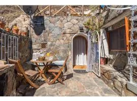 Silence Cave Rural House