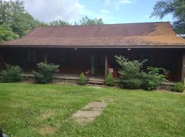 Rustic Way, Hotel in McArthur