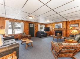 Bayview Cottage 3BR Fireplace Lakefront, Hotel in Saint Germain