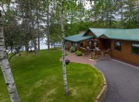 Bua Northwoods Chalet on the Peninsula, Hotel in Crystal Falls