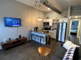 Luxury Condo Near Downtown - Pet Friendly, hotel a Holdrege