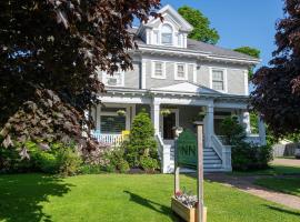 The Boardwalk Inn, hótel í Summerside