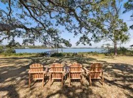Cedar Key Coastal Oak Retreat