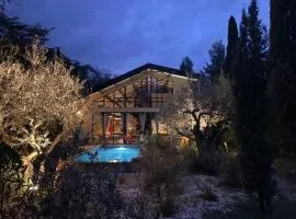 VILLA Nîmes tourmagne PISCINE