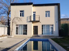 redHome, Hotel in Qəbələ