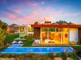 Malibu Art Haven - Pool, Hot Tub & Guest House, hotel em Malibu