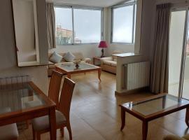 Panoramic 3-Bedroom Chalet for Ski and Summer, hotel v destinaci Kfardebian