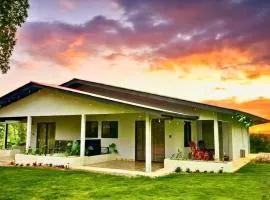 Rio Celeste Birds Garden Apartment with Air Conditioning Comfort and Privacy in a Natural Environment