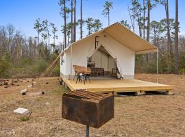 Free Kayak Included Dead Lakes Glamping Getaway – hotel w mieście Wewahitchka