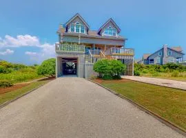 Compass Rose | Townhouse in Topsail Beach with balcony, central AC, & W/D