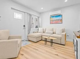 NEW NWW 2BR Condo w Pool & Parking