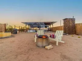 Airstream Desert Stay | Hot Tub, Views, Stargazing