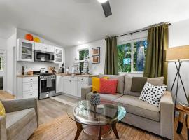 Creekside Escape A Designer Tiny House Minutes From Town, готель у місті Сквім