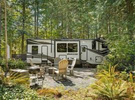 "The Waldorf Astoria of RVs" Try one of the best!, khách sạn ở Sequim