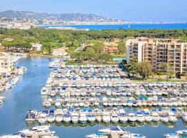 Marina Suites Résidence & Hotel, hotel v mestu Mandelieu-la-Napoule