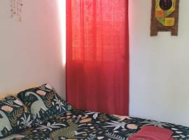 Cozy room 2 minutes from the beach、Saint-Louisのホテル