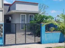 Casa Jack&Mari, 2 quartos, ar condicionado, 600m da praia