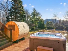 Entire Chalet in Windham NY, hotel v destinaci Maplecrest