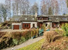 Coach House at Morenish Mews