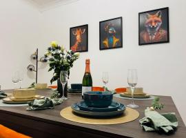 4BR Heathrow Base Free Parking Fast Wi-Fi, hotel v destinaci Stanwell