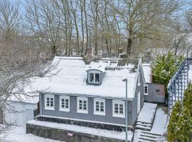 Atmospheric Holiday Home With Spa And Garden, hotel em Aeroskobing