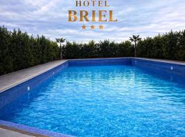 Briel Hotel, Hotel in Golem