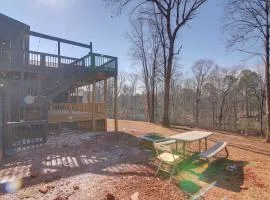 Woodsy North Georgia Mountain Hideaway with Fire Pit