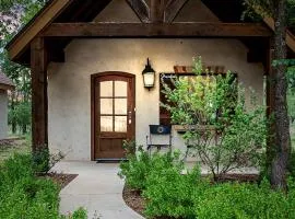 Charming Cottages steps from Messina Hof Wine Tast