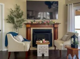 Hot Tub February Couples Getaway on Lake Chatuge!