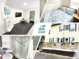 4 min walk to the beach Large 1BD sleeps 4 Pets