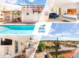 3BD Villa near Best Beaches 30ft private pool, Hotel in Noord