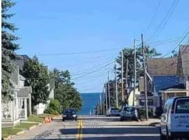 Large 3BD 2BA Apt Sleeps 9 Beach 7 min walk