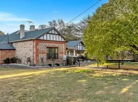 Yucanta Park Gorgeous Estate meets Scenic Getaways