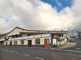 Abrigo dos Prazeres Guesthouse by Mth