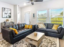 Perdido Retreat - Modern Luxury 4BR Home - Walk to Beach!, хотел в Пердидо Кий