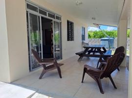 Fare Tipanier, vil&middot;la a Manihi