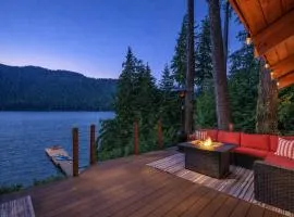Alpine Lake Escape on Fish Lake by NW Comfy Cabins