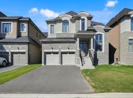 Modern-Detached 5 Bedroom- Spotless-Sleeps 13，Caledon East的飯店