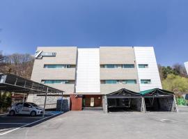 Zenith Hotel, khách sạn ở Namyangju