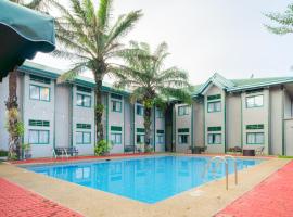 Microtel by Wyndham Cabanatuan, hotelli kohteessa Cabanatuan