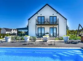 Cozy Apartment In Ostrowo With Sauna