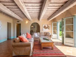 Apartment In Historic Hamlet In Val D'orcia, hotel in Trequanda