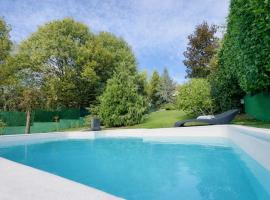 Luxury Private Villa Estate Families & Groups Pool & Beach BBQ Garden & Yard Free Parking Near Center #Belgrade Villa, hotel v Beogradu