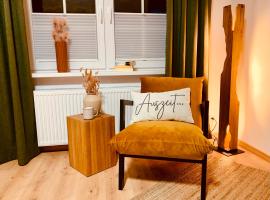 CityNest und Auszeit - Zwei Ferienwohnungen, ein Standort - Ideal für Paare und Familien mit Kleinkind, hotel em Schmallenberg