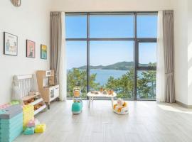Yeosu Sea&Blue Family Pension, hotell i Yeosu