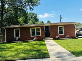 Viesnīca Charming & affordable stay near Chicago pilsētā Hamonda