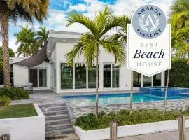Luxury Waterfront Home w Pool Hot Tub Dock Near Las Olas Gulfstream